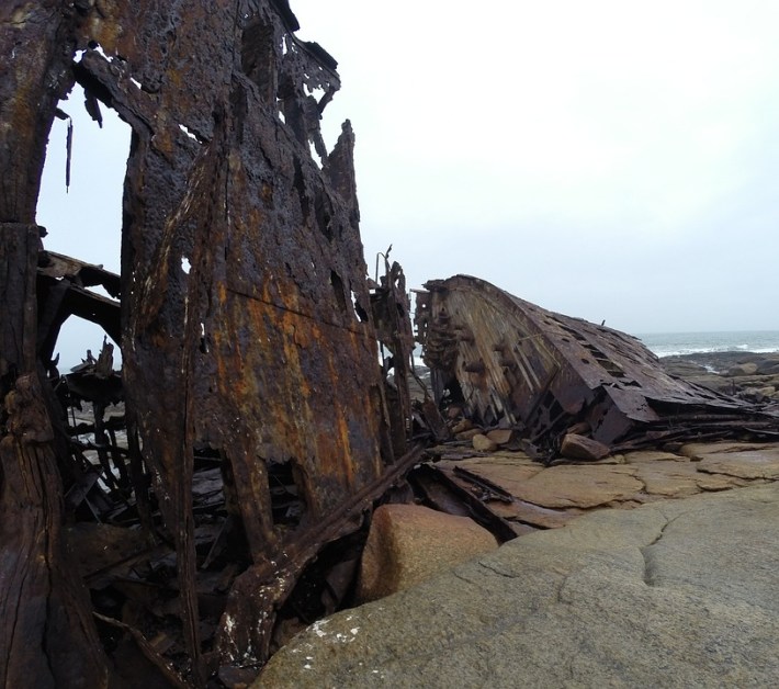 shipwreck-1121185_960_720